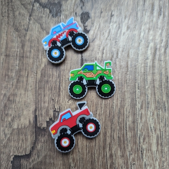 Set of 3 monster truck croc charms - Picture 1 of 2